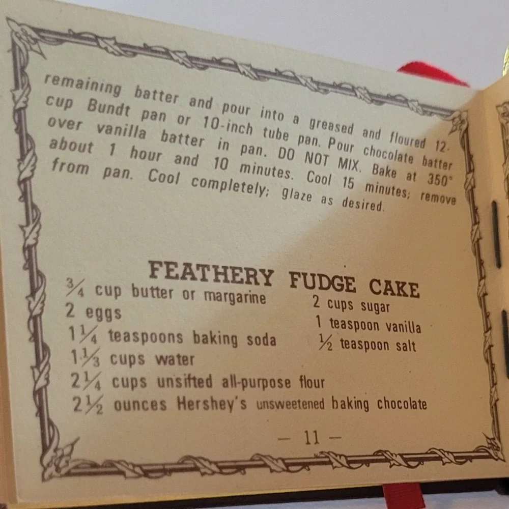Vintage 1980 Hershey's Chocolate Memories Recipe Book Christmas Ornament Recipes